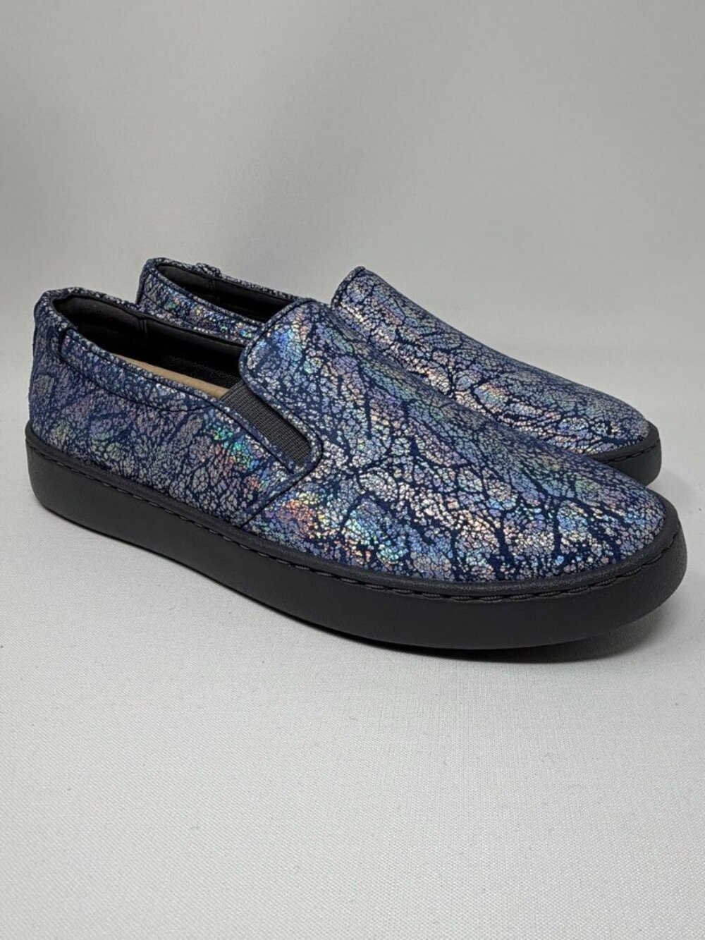 Vionic Mahoney Avery Blue Metallic Slip On Shoes NEW IN BOX